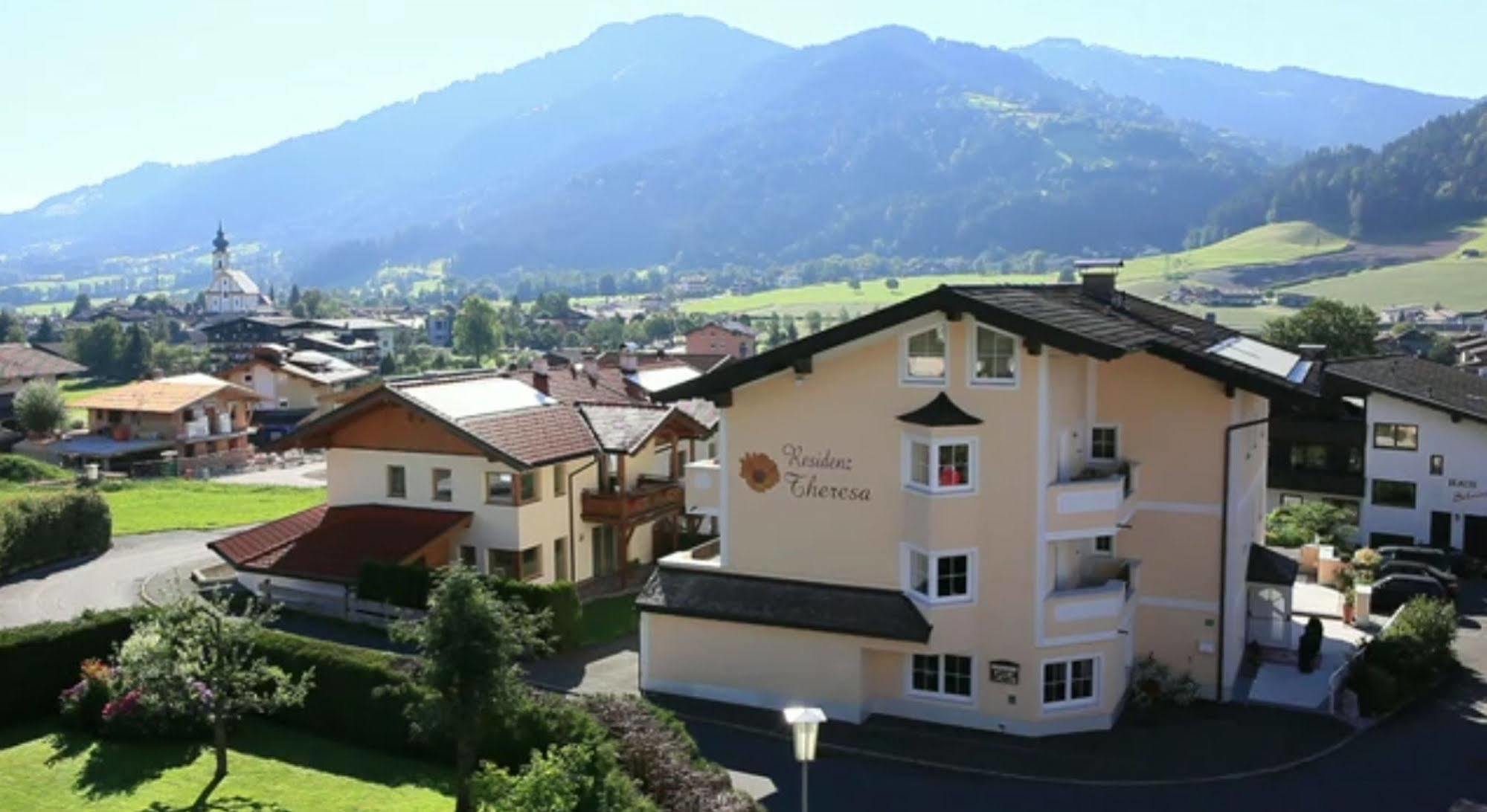 Residenz Theresa Soll Bagian luar foto